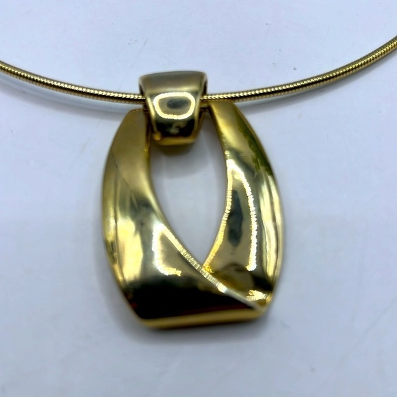 Liz Claiborne Choker Necklace  Gold Tone with Modern Pendant Big Bold Statement - Picture 4 of 8